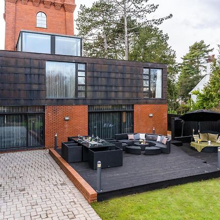 Luxury Water Tower I Roof Bar I Cinema Villa Cardiff Exterior photo