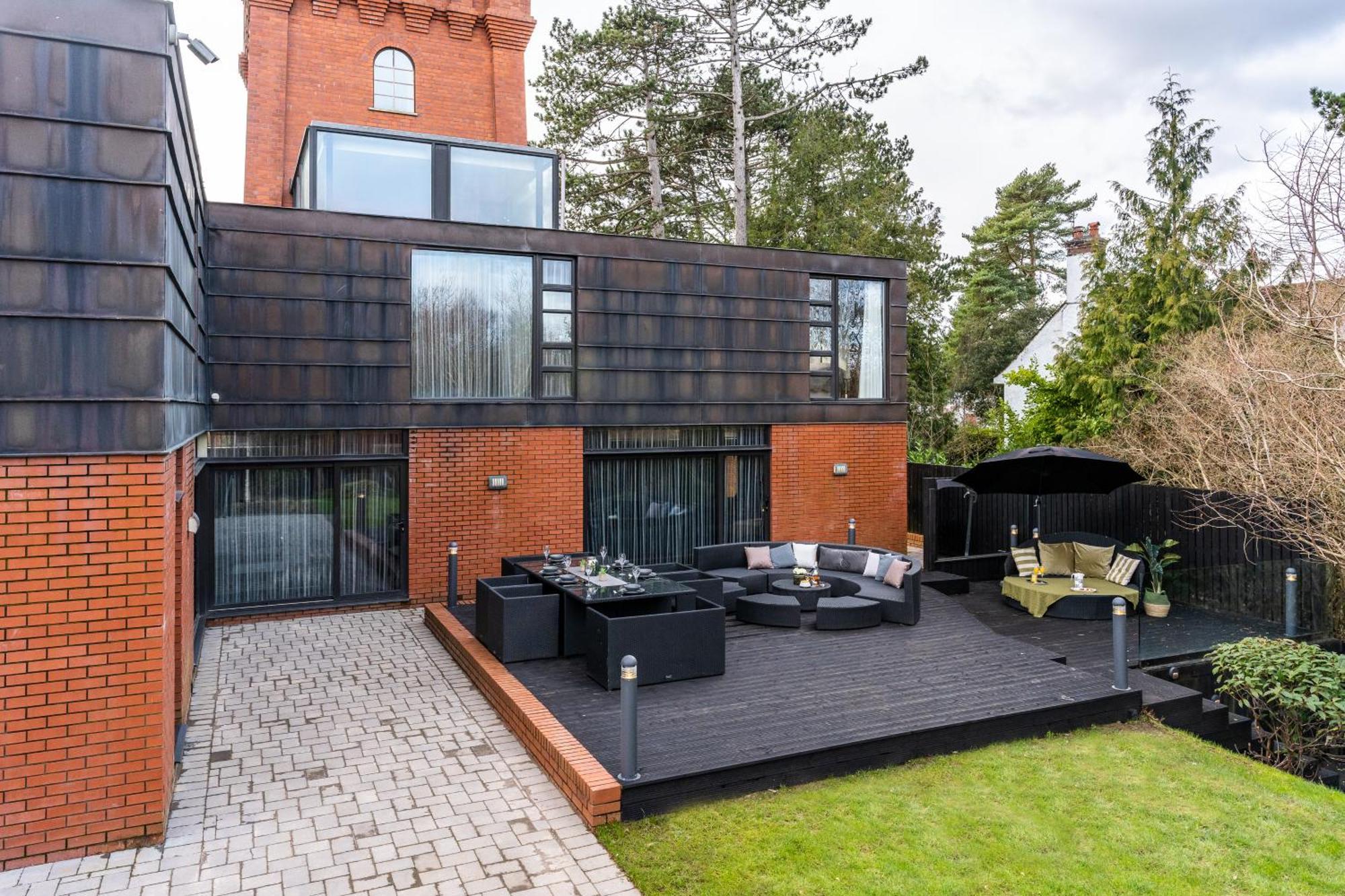Luxury Water Tower I Roof Bar I Cinema Villa Cardiff Exterior photo