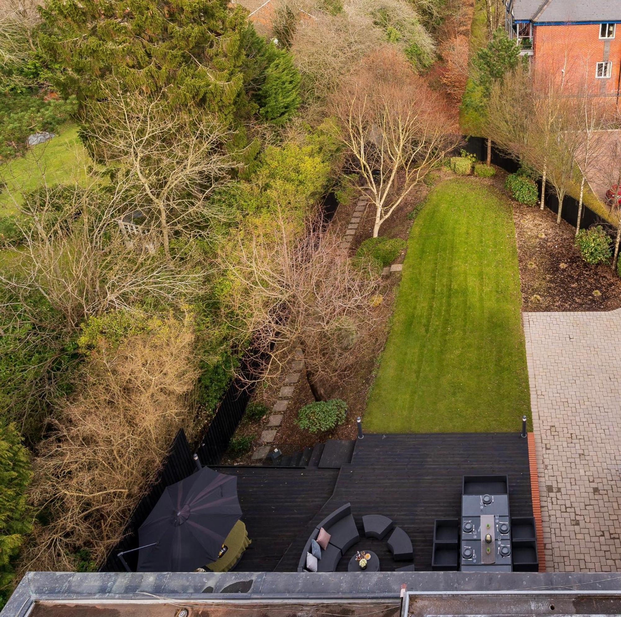Luxury Water Tower I Roof Bar I Cinema Villa Cardiff Exterior photo